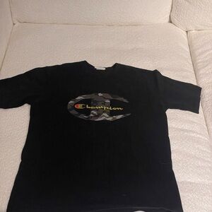 Men’s Champion Shirt. Size L